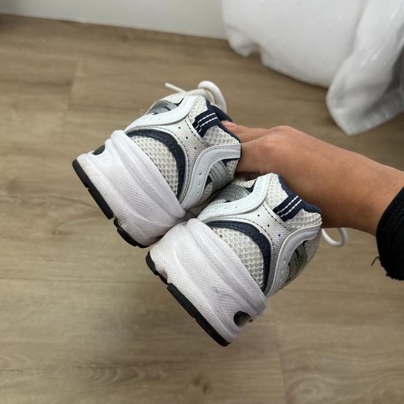 New Balance Gender Inclusive 530 Sneaker in White - Picture 7 of 12